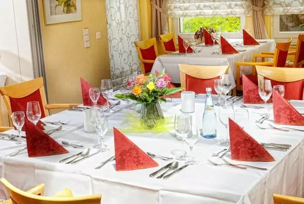 Abendessen im Restaurant des 4 Sterne Wellnesshotels Rothfuss in Bad Wildbad