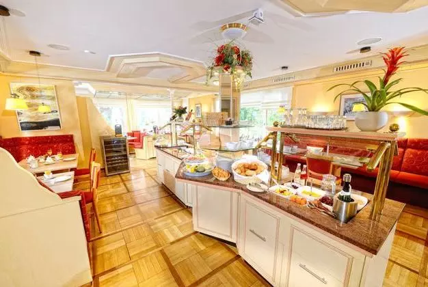 Fr�hst�cksbuffet im Restaurant Sommerbergblick -  Wellnesshotel Rothfuss im Schwarzwald